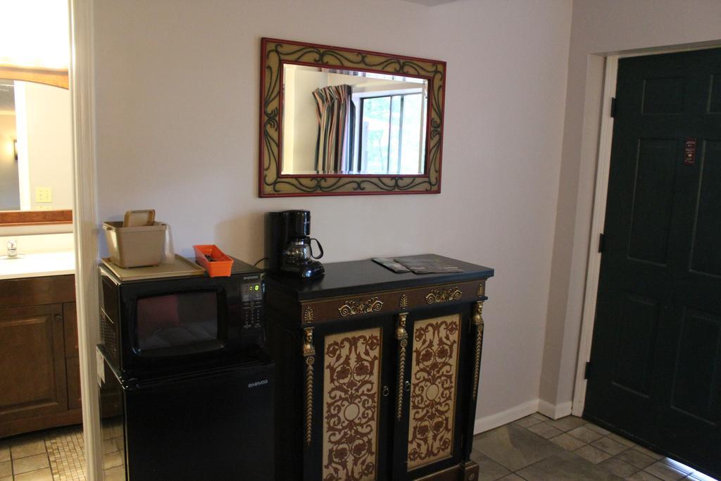 Brydan Suites Eureka Springs Bagian luar foto